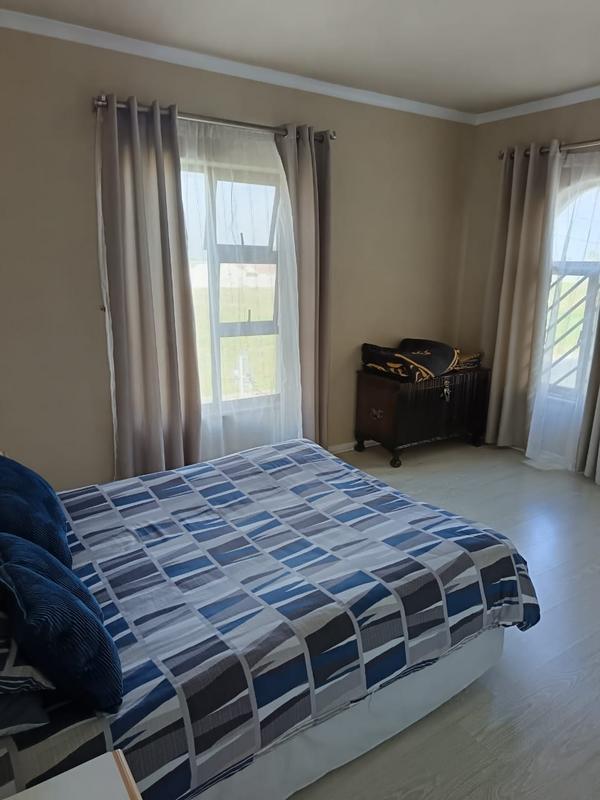 5 Bedroom Property for Sale in Grassy Park Western Cape